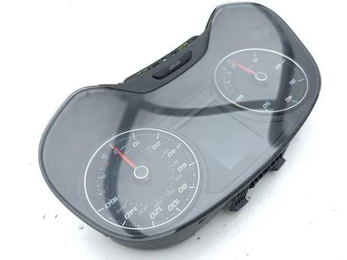 Used Instrument cluster Instrument cluster 32692637 32692637