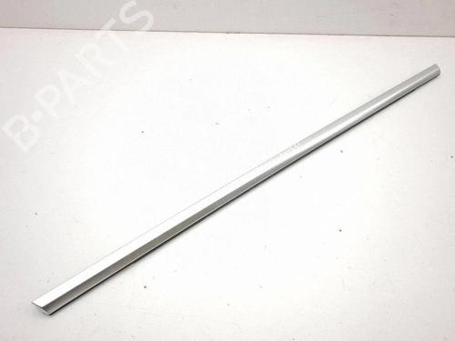 Used Door moulding trim Door moulding trim AUDI A3 Sportback (8YA, 8YF) 30 TFSI (110 hp) 40276702 40276702