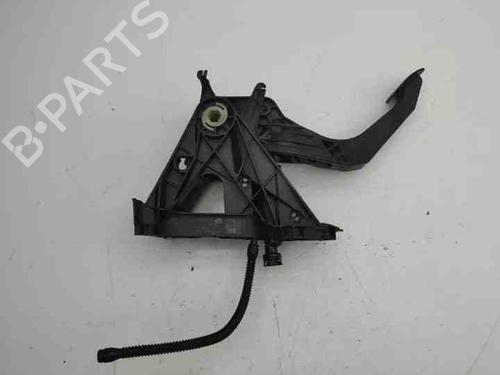 Used Clutch pedal SKODA OCTAVIA I (1U2) 2.0 (116 hp) 28862525