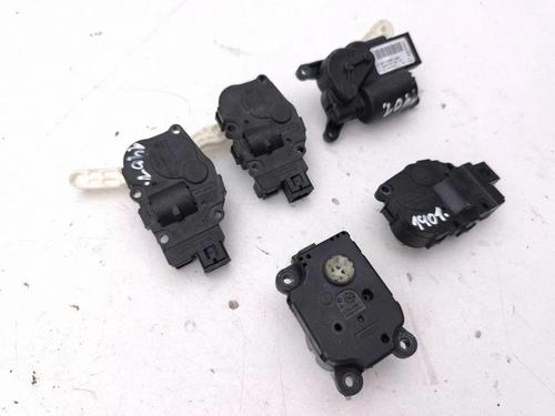 Electronic module JAGUAR E-PACE (X540) 2.0 D180 AWD | BP38241031M83 - Image 2