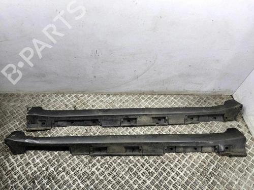 Used Left sideskirt Left sideskirt 38246575 38246575