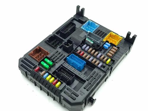 Used Fuse box Fuse box 33531852 33531852