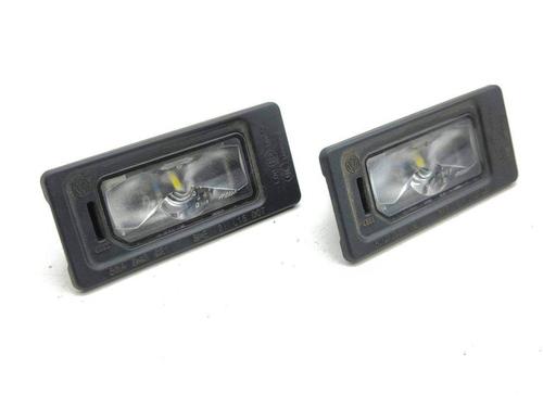 Used Licence plate light SEAT ARONA (KJ7, KJP) 1.0 TSI (116 hp) 28876932
