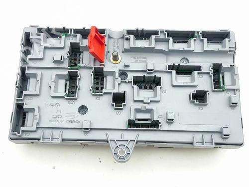 Fuse box LAND ROVER RANGE ROVER VELAR (L560) 2.0 D200 MHEV 4x4 | BP32677581E1 - Image 4