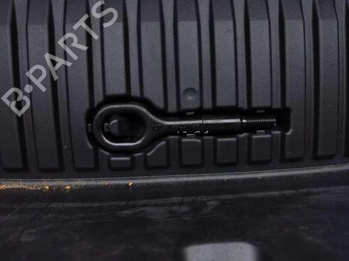 Handskerum TESLA MODEL Y (5YJY) EV Rear-Wheel Drive | BP38496051C95  - Image 12