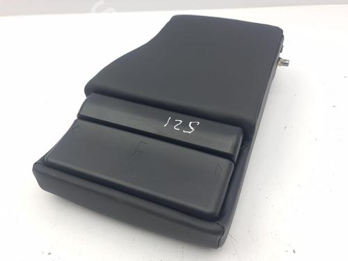 Used Armrest / Center console CITROËN C-CROSSER (VU_, VV_) 2.2 HDi (156 hp) 28872223