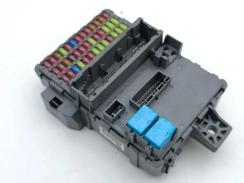 Used Fuse box Fuse box 33224753 33224753