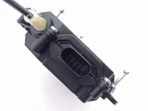 Tailgate lock JAGUAR E-PACE (X540) 2.0 D180 AWD | BP38249972C101 - Image 4