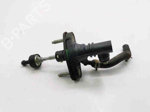 Used Clutch slave cylinder TOYOTA AURIS (_E18_) 1.4 D-4D (NDE180_, NDE180R) (90 hp) 28903339