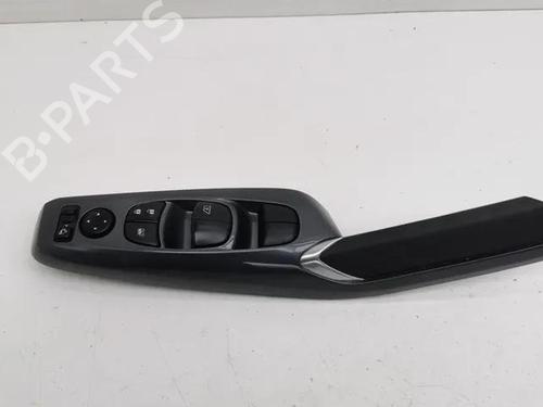 Used Right rear window switch NISSAN JUKE (F16_) 1.6 Hybrid (143 hp) 28864920