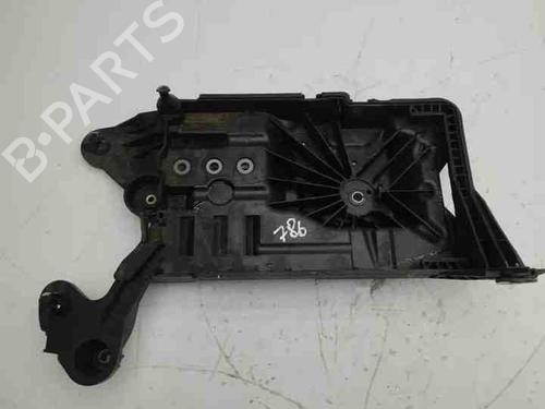 Used Support SEAT LEON (KL1, KLG) 1.5 TSI (131 hp) 28861483