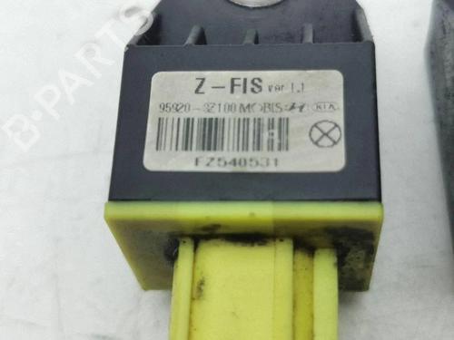 Electronic sensor HYUNDAI i40 I (VF) 1.7 CRDi | BP38246723M84 - Image 6