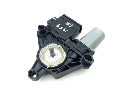 Used Right rear window motor Right rear window motor 28883001 28883001