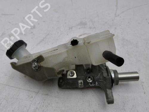 Used Brake master cylinder RENAULT CLIO V (B7_) 1.3 TCe 130 (B7MF) (131 hp) 28897012