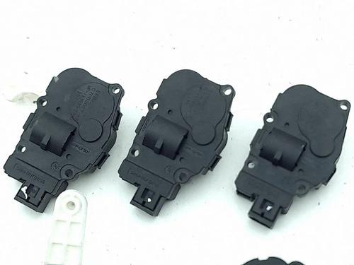 Electronic module JAGUAR E-PACE (X540) 2.0 D180 AWD | BP38241063M83 - Image 3