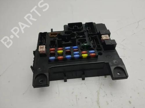Used Fuse box Fuse box 28850184 28850184