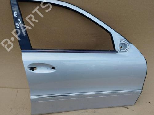 Used Right front door MERCEDES-BENZ E-CLASS (W211) E 320 CDI (211.022) (224 hp) 28884568