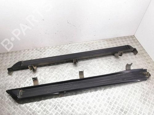 Used Right sideskirt Right sideskirt 38281929 38281929