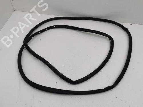 Used Rubber door seal CITROËN C4 III (BA_, BB_, BC_) ë-C4 (BCZKXC, BZCKSC) (136 hp) 28865085