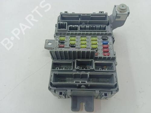 Used Fuse box Fuse box 33229130 33229130