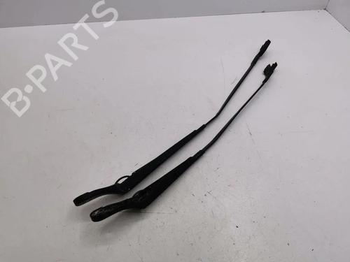 Used Front windshield wiper arm Front windshield wiper arm PEUGEOT 5008 (0U_, 0E_) 1.6 HDi (112 hp) 33923952 33923952
