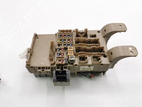 Used Fuse box Fuse box 33864522 33864522