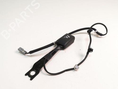 Used Seat buckle TOYOTA COROLLA Verso (ZER_, ZZE12_, R1_) 2.2 D-4D (AUR10_, AUR10R) (136 hp) 28887151