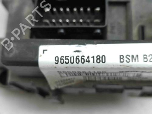Fuse box PEUGEOT 307 SW (3H) 2.0 HDI 90 | BP28872202E1