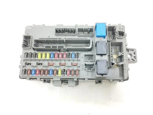 Used Fuse box Fuse box 33251615 33251615