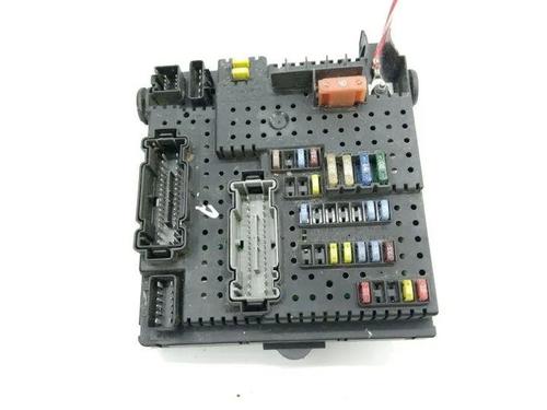 Used Fuse box Fuse box 28841457 28841457