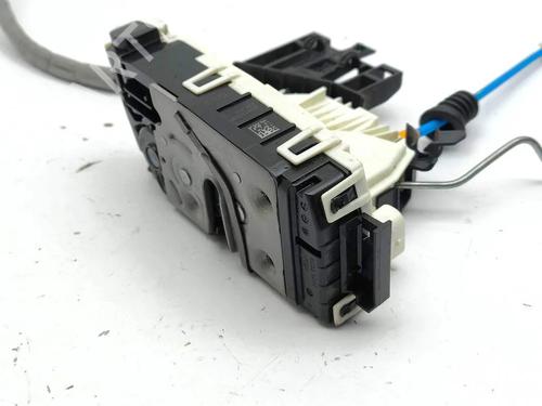 Front left lock INFINITI Q30 1.5 D | BP33664575C98 - Image 4