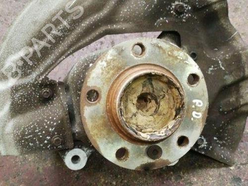 Used Right front steering knuckle BMW 7 (E65, E66, E67) 730 Ld (231 hp) 28884541