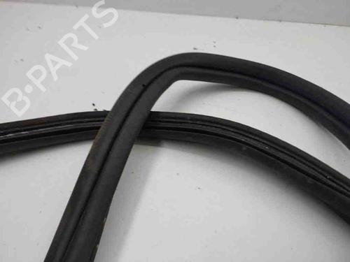 Gummiliste MASERATI QUATTROPORTE V 4.2 | BP28895919C142 