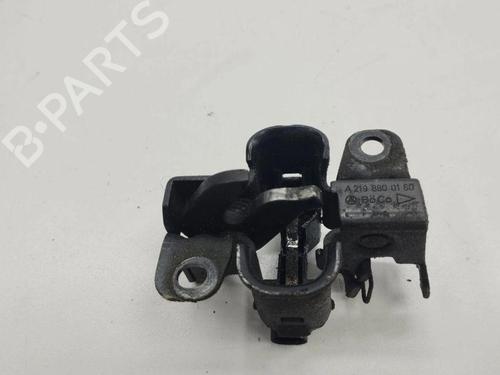 Used Hood lock MERCEDES-BENZ CLS (C219) CLS 320 CDI (211 hp) 28875679
