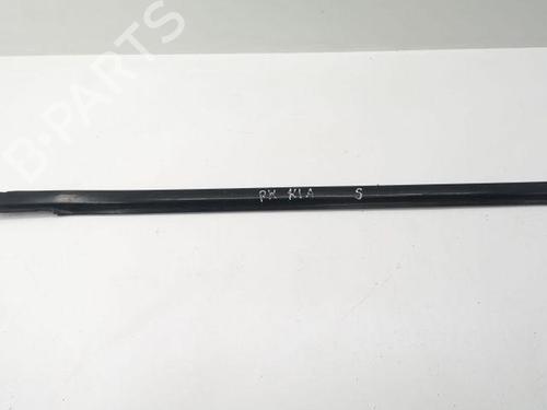 Used Door moulding trim KIA SORENTO I (JC) 2.5 CRDi 4WD (140 hp) 28869950