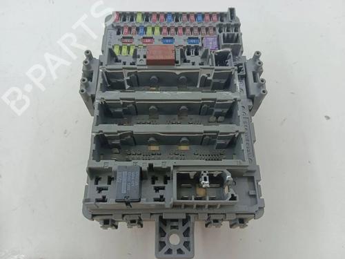Used Fuse box Fuse box 33253626 33253626