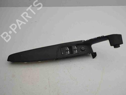 Used Right rear window switch AUDI Q2 (GAB, GAG) 35 TFSI (150 hp) 28899800