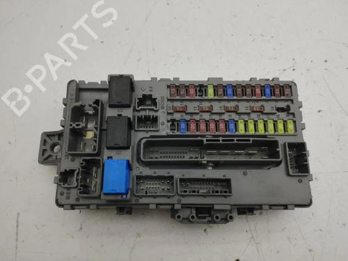Used Fuse box Fuse box 33256084 33256084