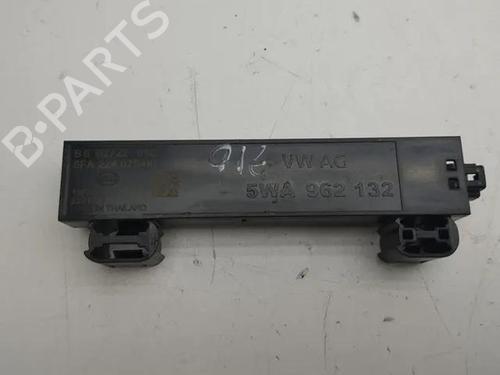 Elektronisk modul SKODA OCTAVIA I (1U2) 2.0 (116 hp) 28862580