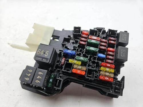Used Fuse box Fuse box 33256162 33256162