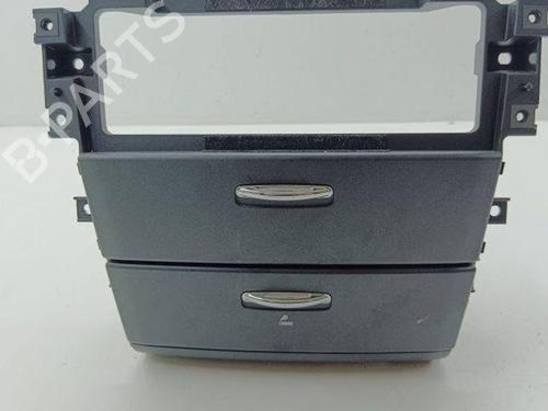 Used Cup/Object holder KIA SORENTO I (JC) 2.5 CRDi (163 hp) 28852473