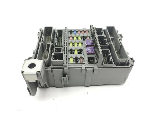 Used Fuse box Fuse box 28872923 28872923
