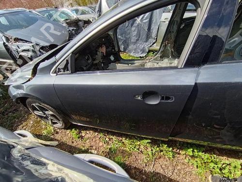 Dør venstre fortil Dør venstre fortil VOLVO V40 Hatchback (525) T4 (180 hp) 33251309 33251309