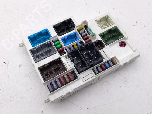 Used Fuse box Fuse box 37403919 37403919