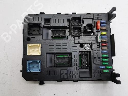 Used Fuse box Fuse box 28851169 28851169
