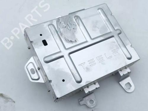 Módulo eletrónico TESLA MODEL Y (5YJY) EV Rear-Wheel Drive | BP33229265M83 - Image 3
