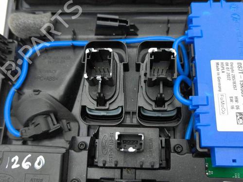 Luz interior FORD KUGA III (DFK) 2.5 Duratec Plug-in-Hybrid | BP38244035I8 - Image 2