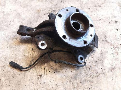 Used Left front steering knuckle RENAULT MEGANE III Hatchback (BZ0/1_, B3_) 1.5 dCi (106 hp) 28884629