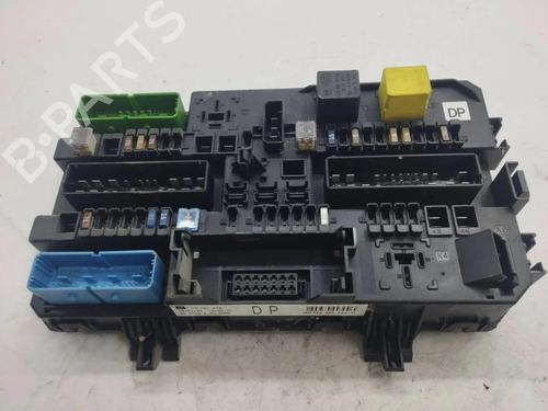 Used Fuse box Fuse box 28875021 28875021