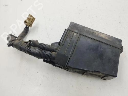 Used Fuse box Fuse box 28851497 28851497